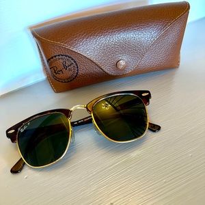 Authentic RayBan Clubmaster Classic in Red Havana